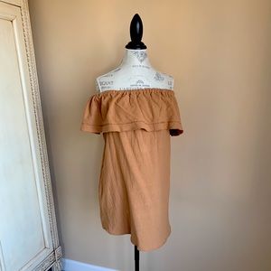 Copper Closet Off the shoulder dress